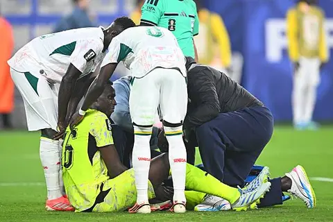يغيب عن لقاء العراق.. منتخب السنغال يكشف تفاصيل إصابة ميندي